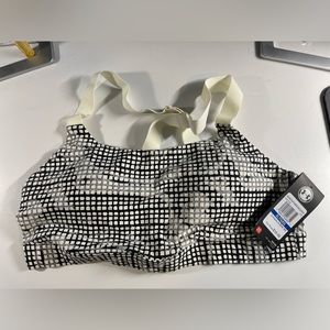 Women’s sports bra, size extra large under armor